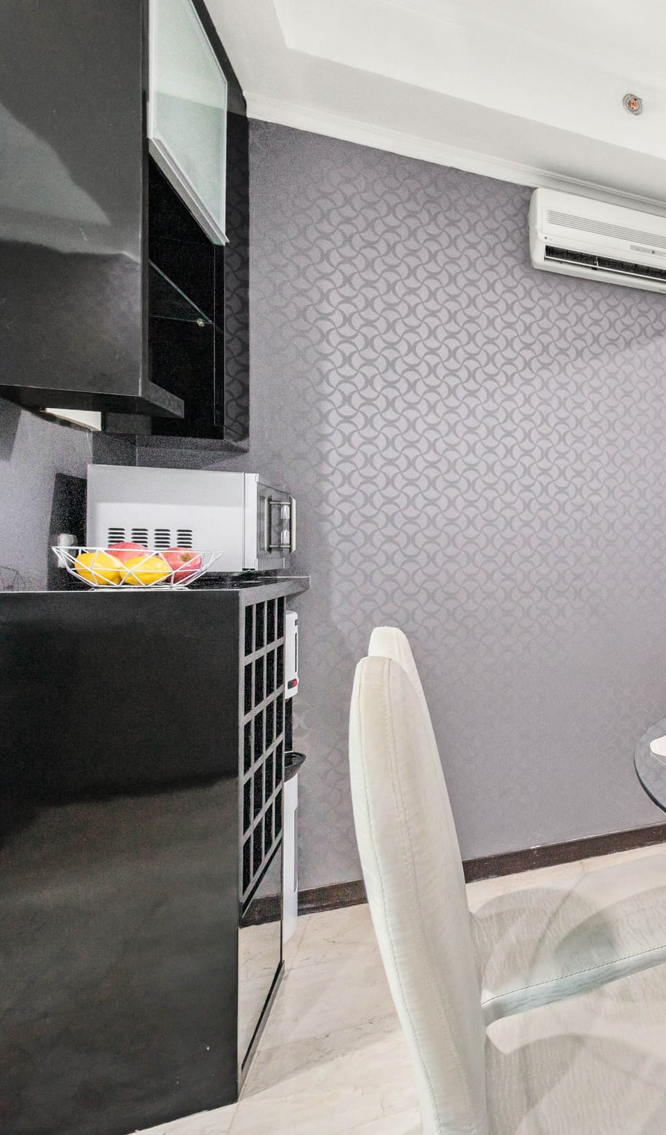 Apartment, 1 Bedroom, City View | Dining room