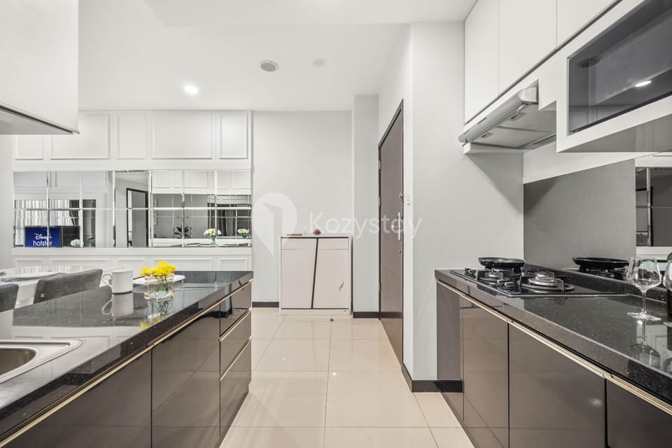 Apartment, 3 Bedrooms, City View | Private kitchen | Fridge, microwave, stovetop, rice cooker