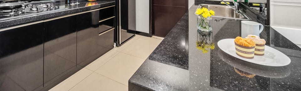 Apartment, 3 Bedrooms, City View | Private kitchen | Fridge, microwave, stovetop, rice cooker