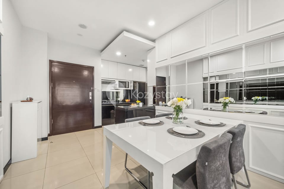 Apartment, 3 Bedrooms, City View | Dining room