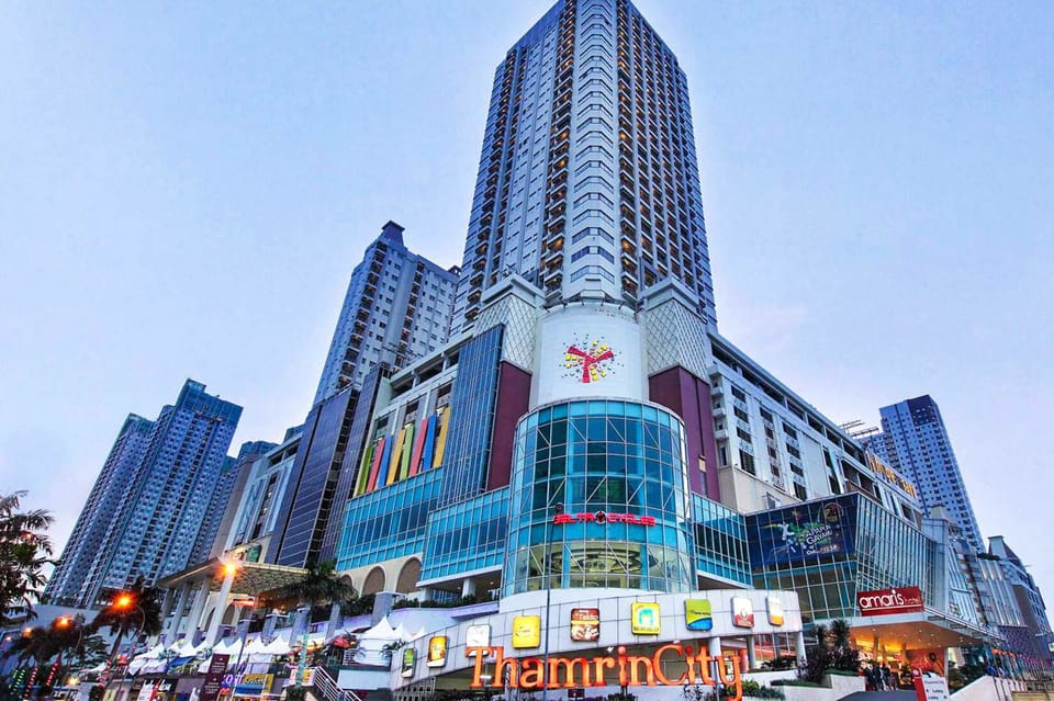 Shopping mall