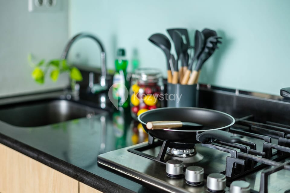 Apartment, 2 Bedrooms, Non Smoking, City View | Private kitchen | Fridge, microwave, oven, rice cooker