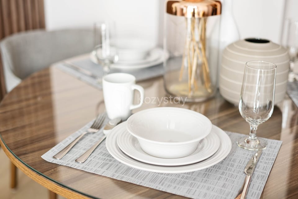 Apartment, 2 Bedrooms, City View | Dining room