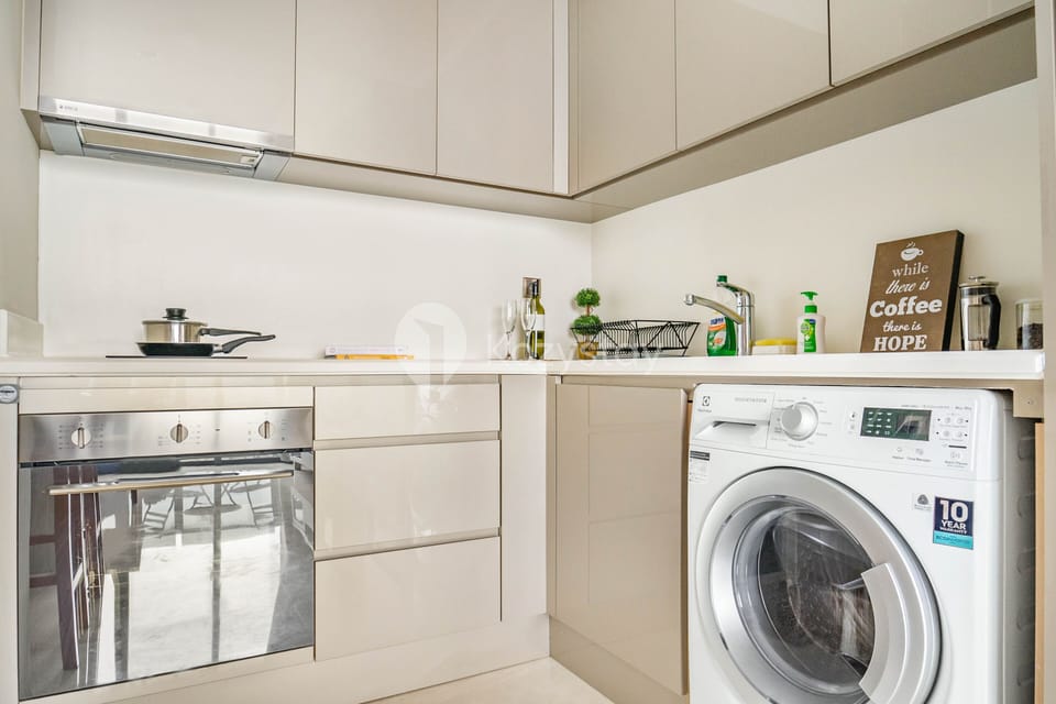 Apartment, 1 Bedroom, Non Smoking, City View | Private kitchen | Fridge, microwave, oven, rice cooker