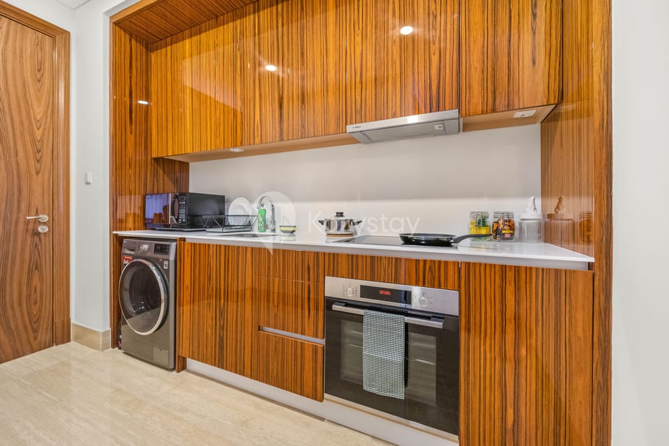 Apartment, 1 Bedroom, City View | Private kitchen | Fridge, microwave, oven, coffee/tea maker