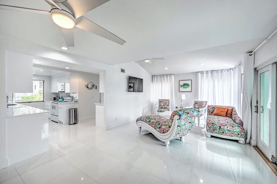 Living Room | Free WiFi | Smart TV w/ Cable
