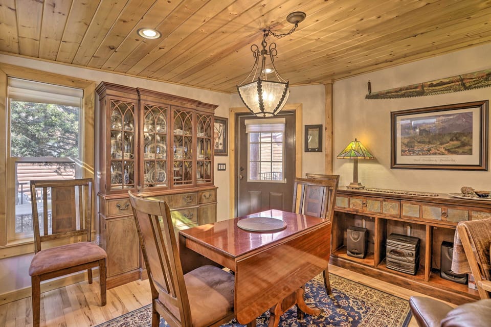 Dining Room | Dishware & Flatware Provided