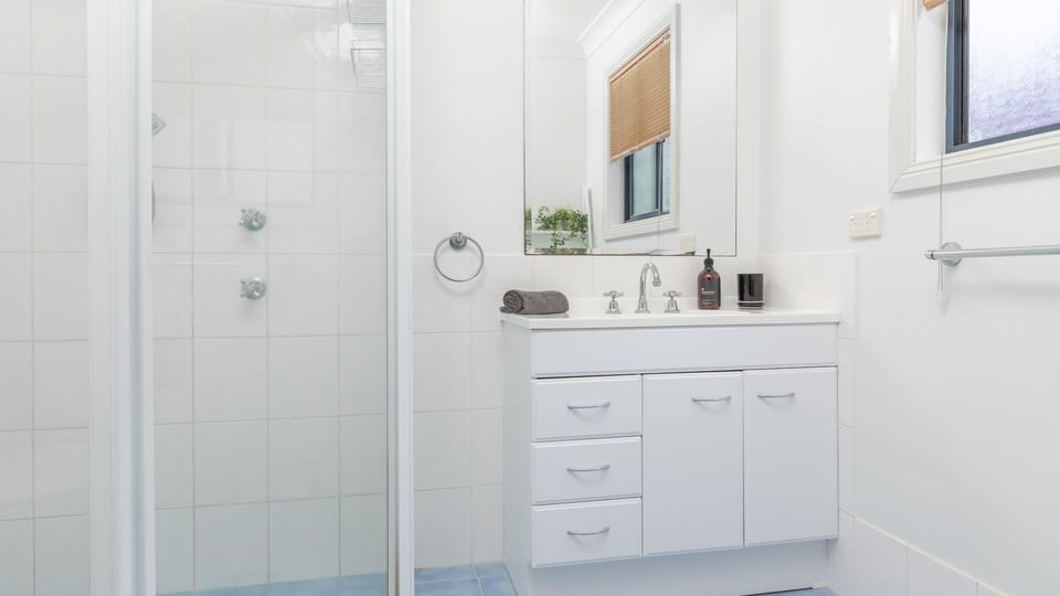 Bath room - 1