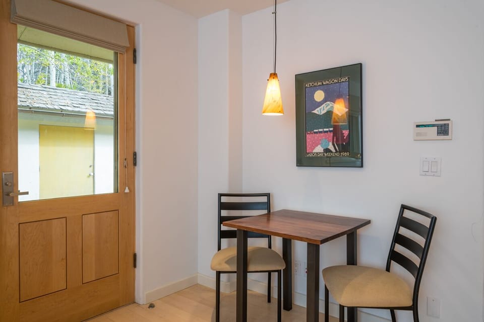  Entrance to Apartment from outside of Home