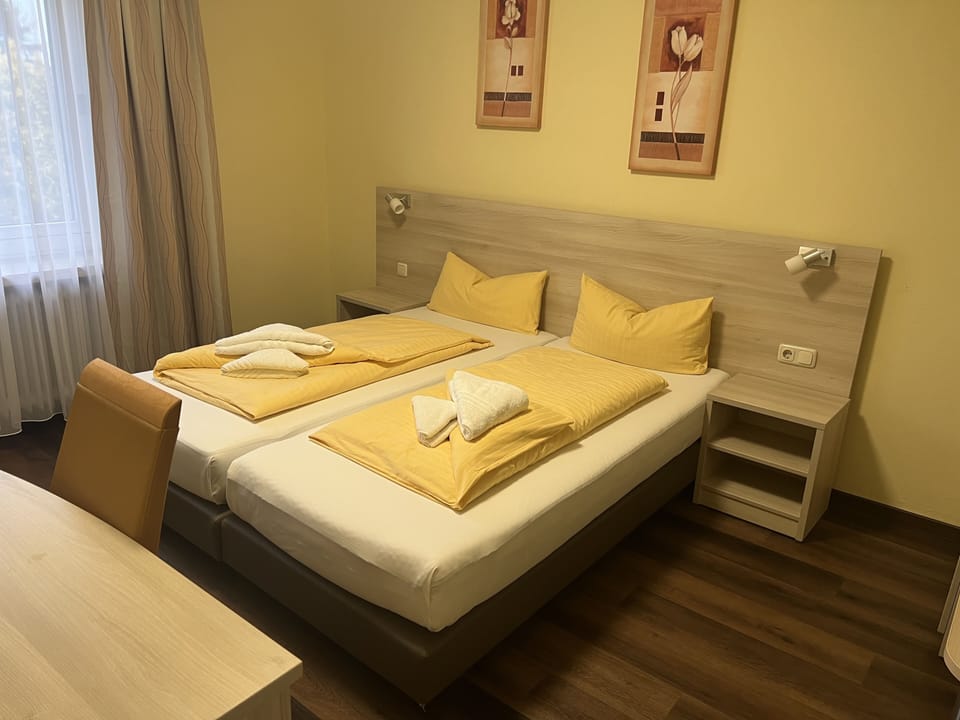 Superior Double Room | Desk, blackout drapes, WiFi (free), bed sheets