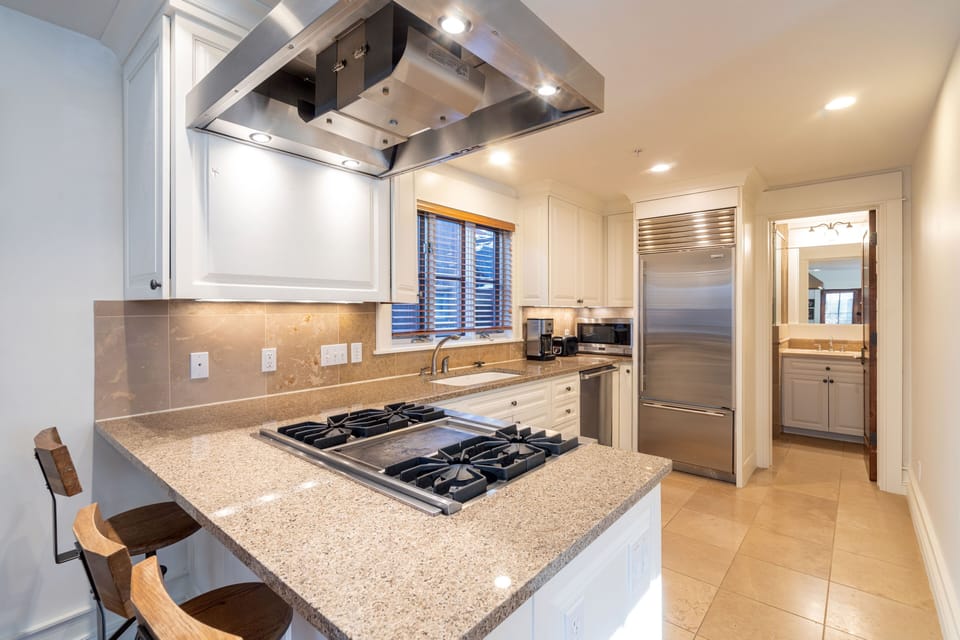 Kitchen with high-end Viking and Sub Zero appliances.
