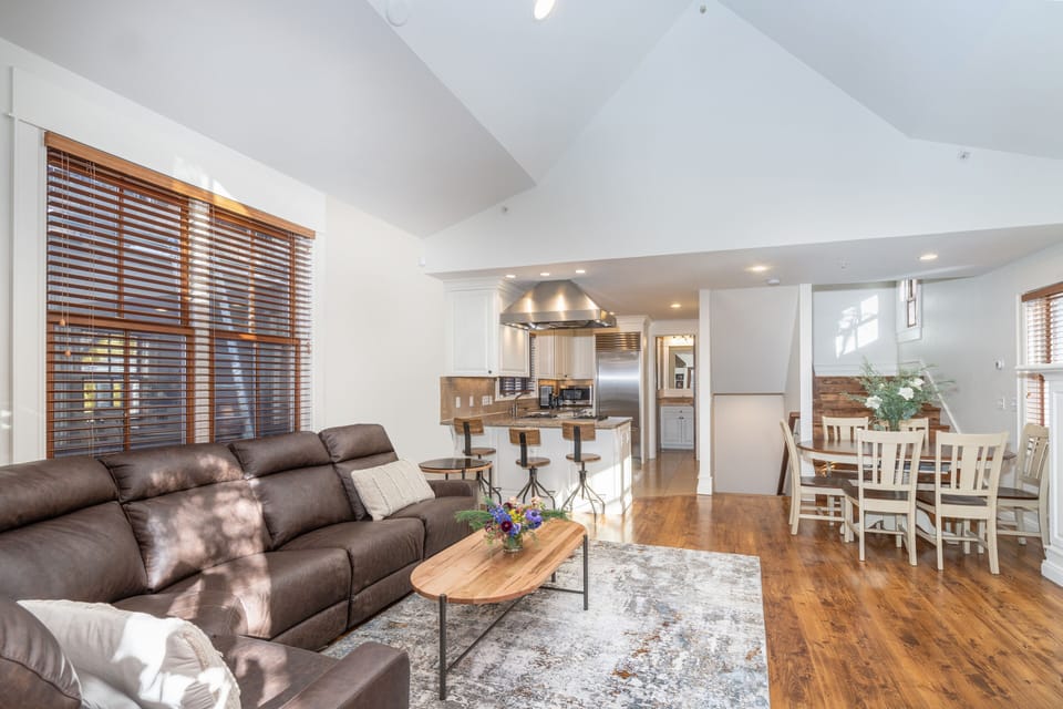 Large living, dining area at Lift 8 Chalet with plenty of south facing sunshine.