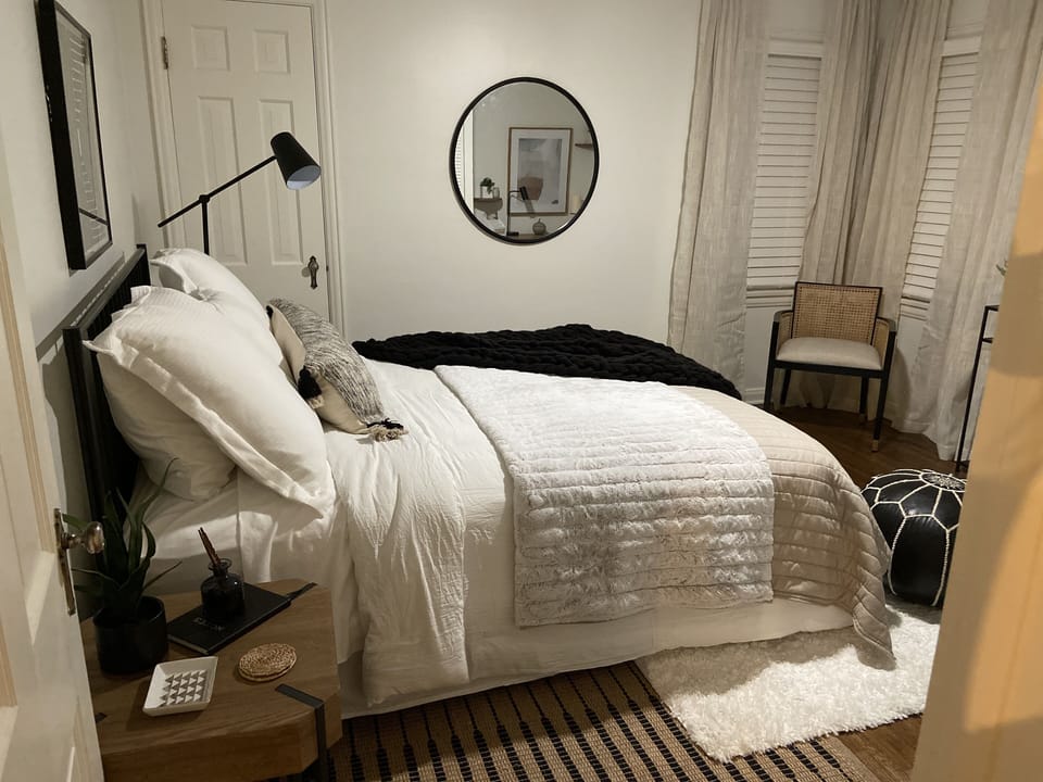 Bedroom with Queen Bed