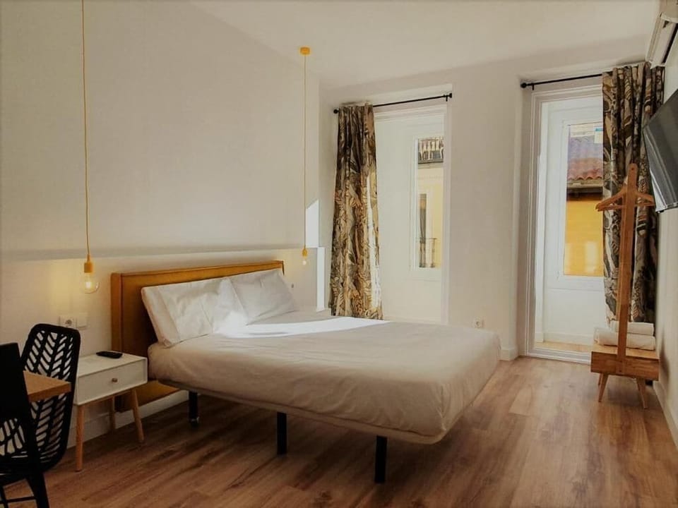 Deluxe Double Room, 1 Double Bed | Hypo-allergenic bedding, down comforters, desk, laptop workspace