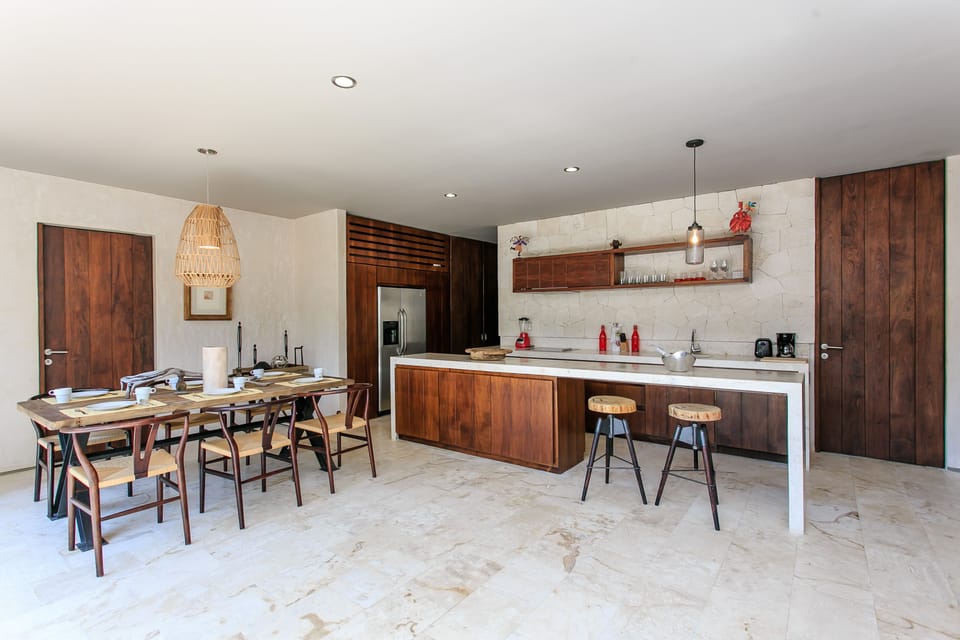 Apartment, 2 Bedrooms, Patio, Ground Floor | Living area | 32-inch Smart TV with cable channels