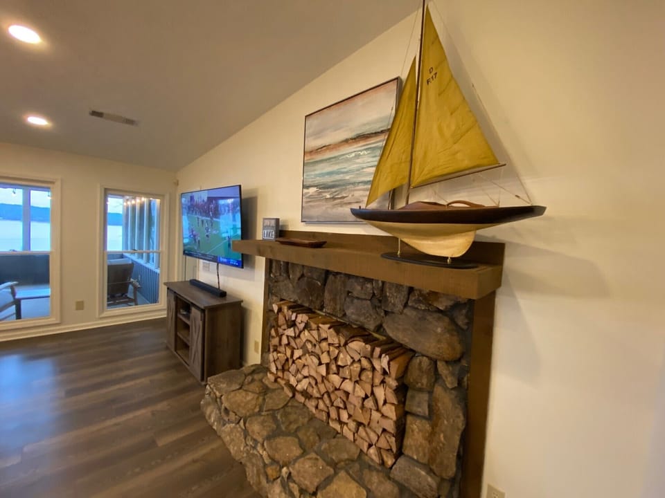 Main House - Living Room