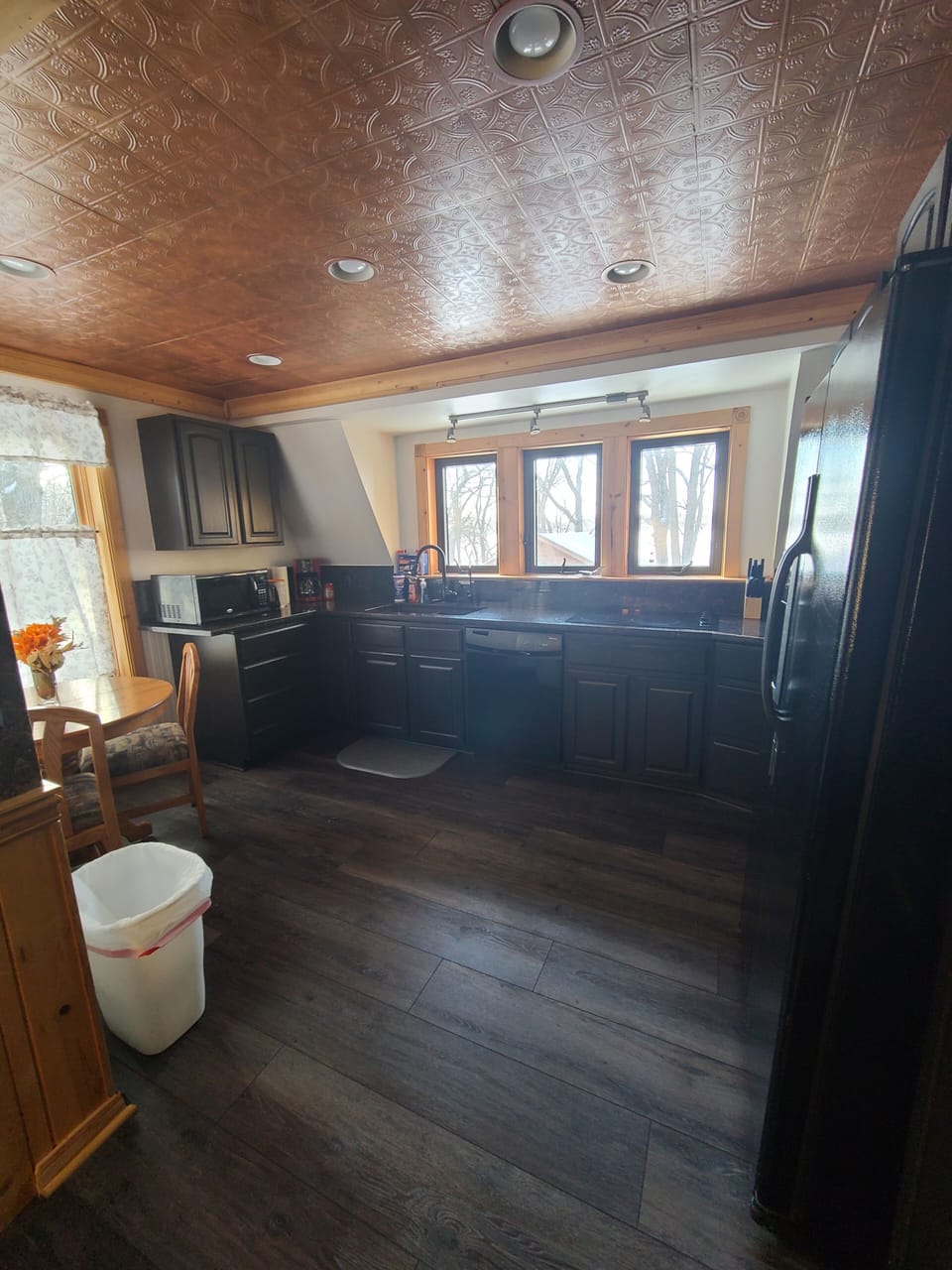 Dishwasher with dish pods included.