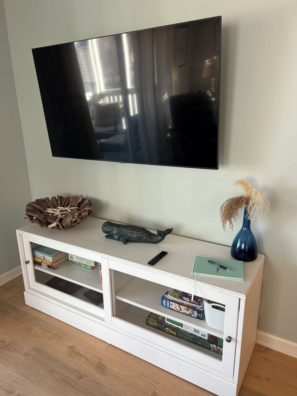58” Smart TV and games