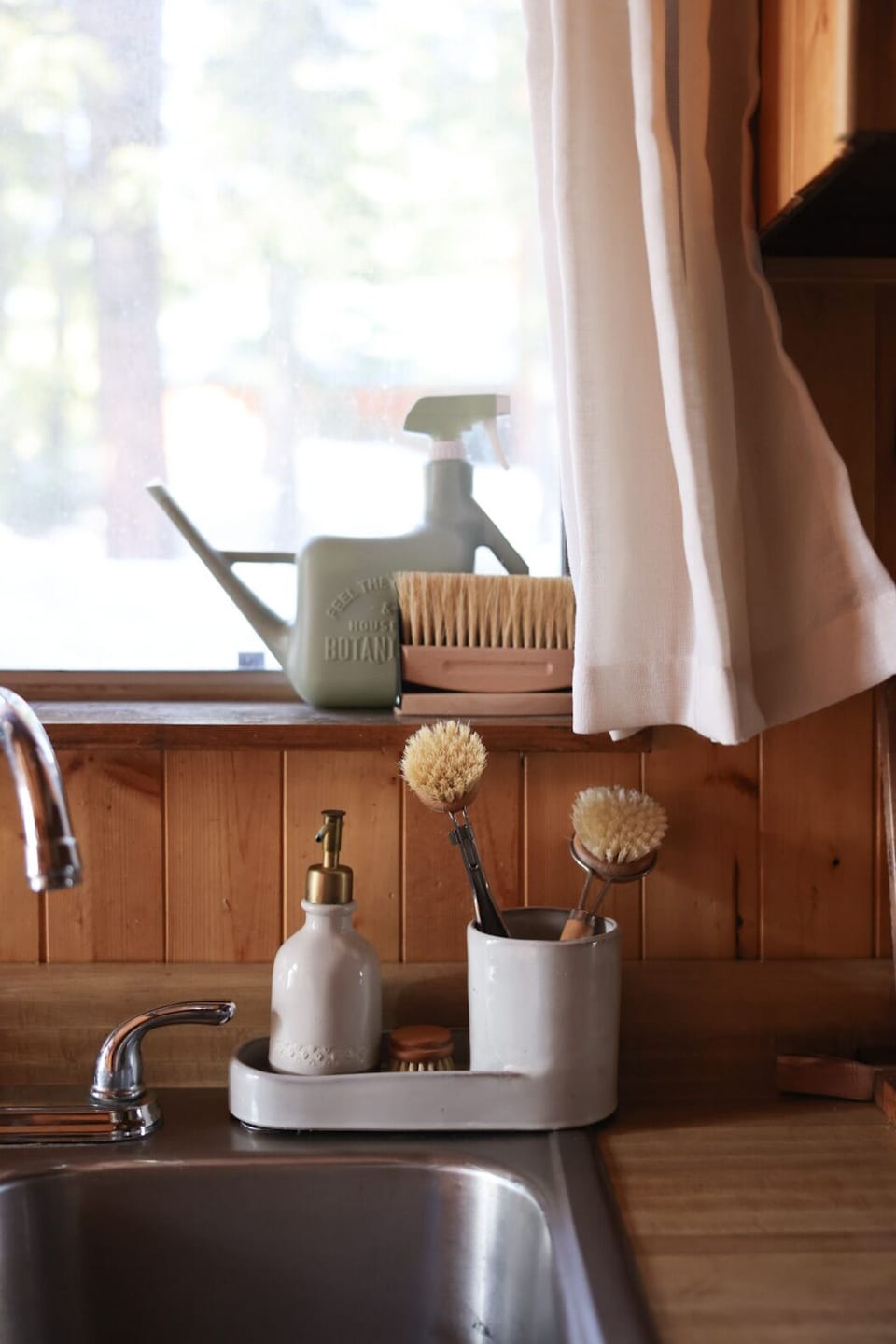 cute rustic mountain charm details
