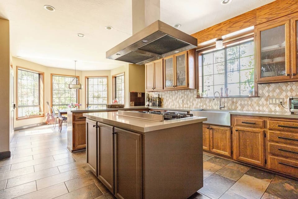 Fully stocked Chef Grade Kitchen