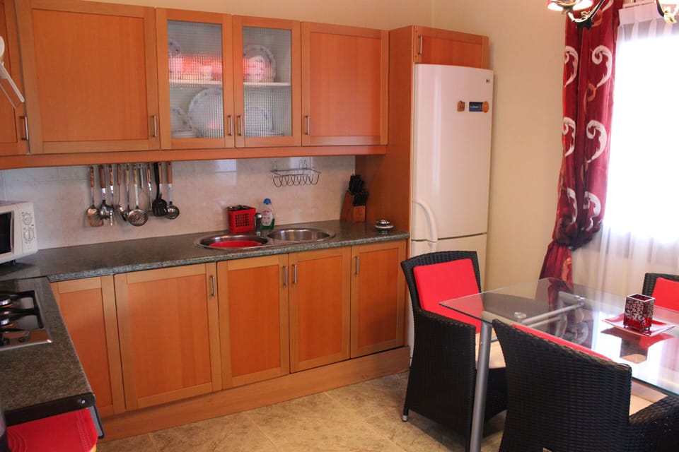 Apartment | Private kitchen | Fridge, microwave, oven, stovetop