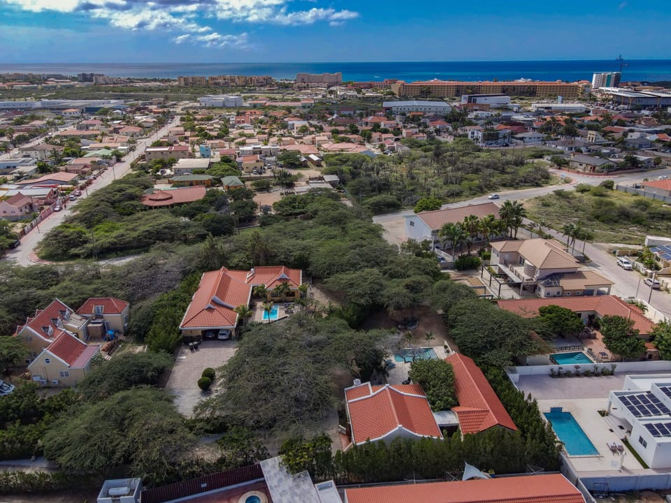 House (4 Bedrooms) | Property amenity