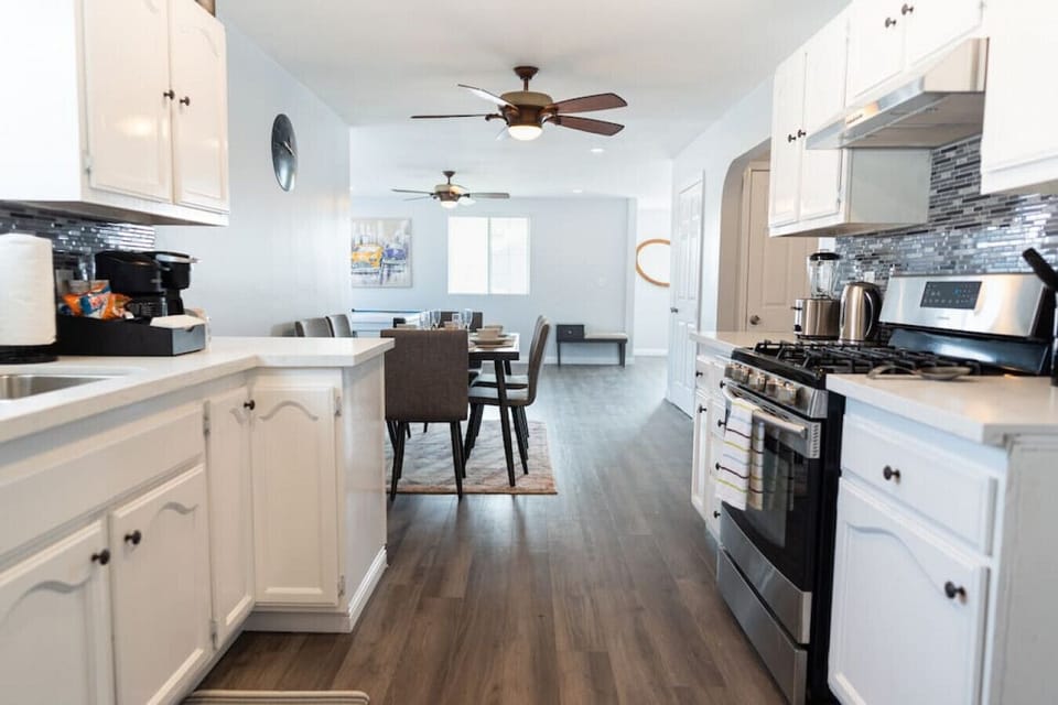 Virtual Tour: https://my.matterport.com/show/?m=dwn3CSTpxAQ