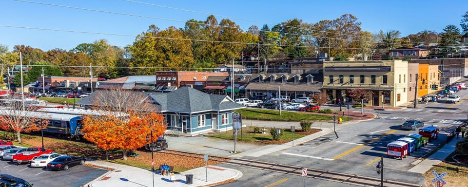 8-mile drive to Downtown Blue Ridge