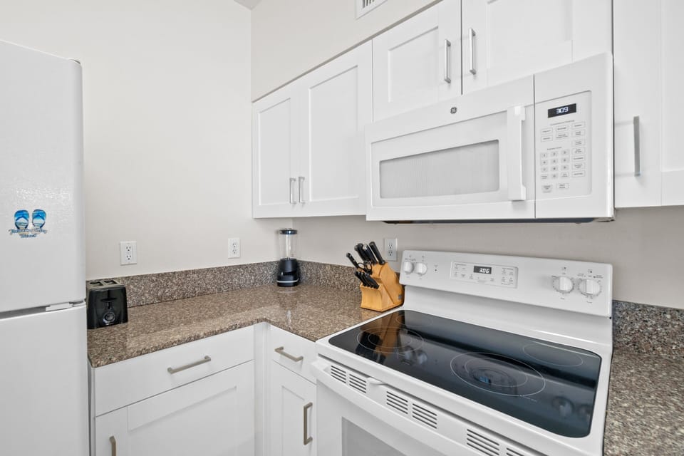 Full Kitchen with Bar Seating
