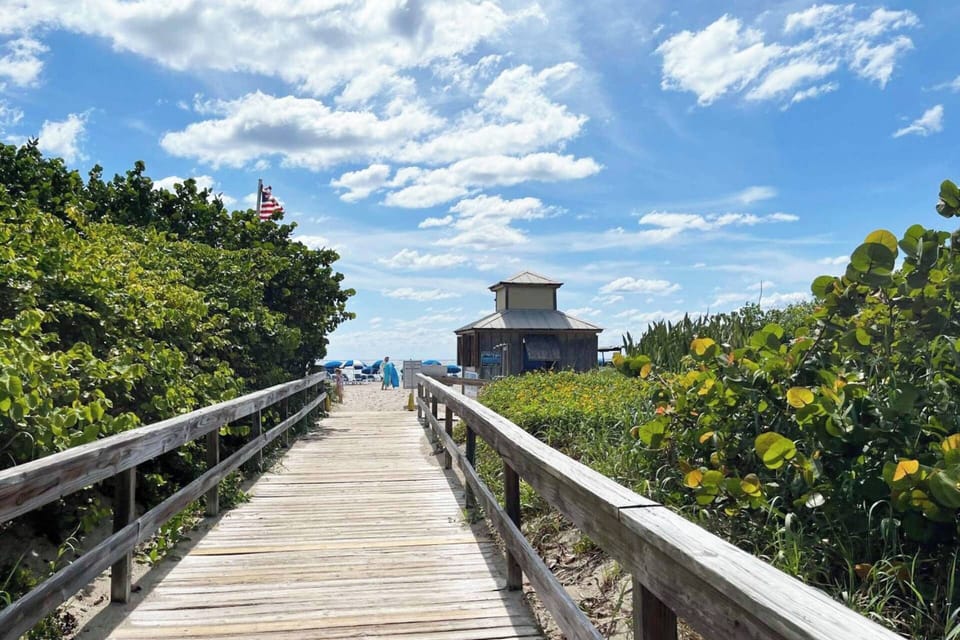 Short path to the beach.