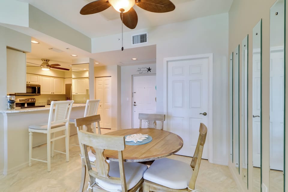 Dining Area | Dishware Provided