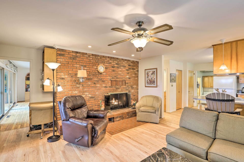 2nd Living Room | Smart TV