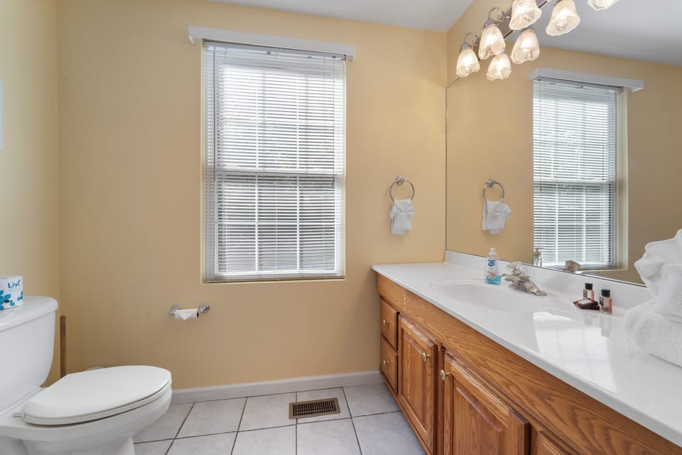 BATHROOM 2