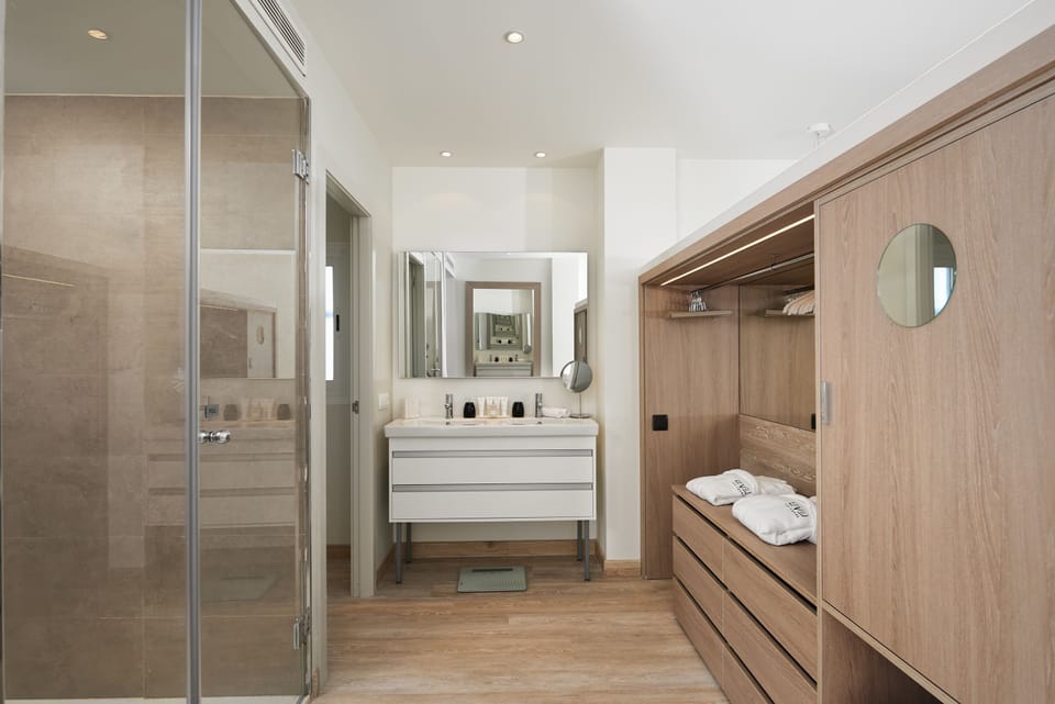 Free toiletries, hair dryer, bidet, towels