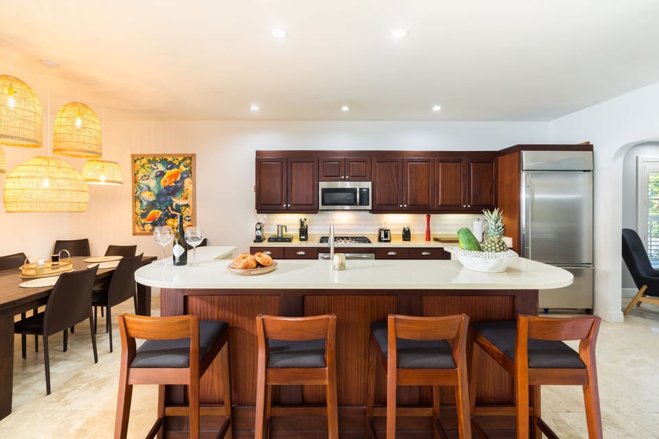 Stunning Kitchen, Bar and Dining Room