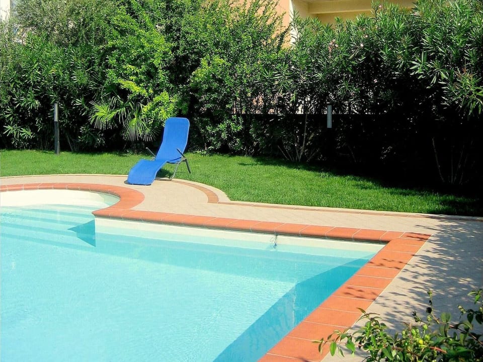 Holiday Home Swimming Pool