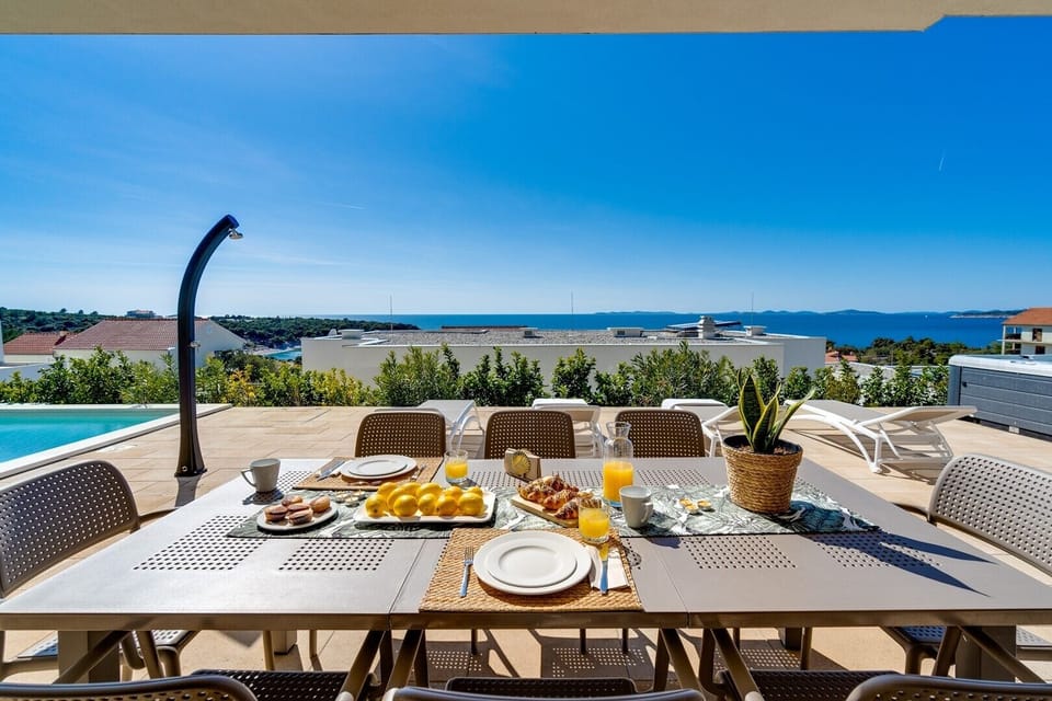 New! Seaview Villa Dolac with heated pool, a Hot tub, Finnish sauna 