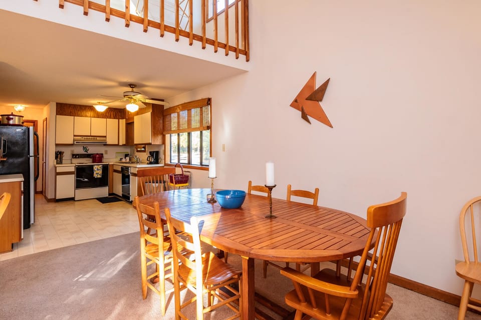 Dining Area - 1st Level Southeast