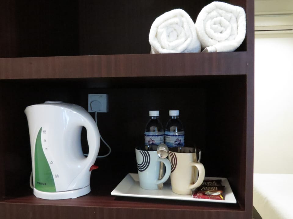 Minibar, in-room safe, desk, iron/ironing board