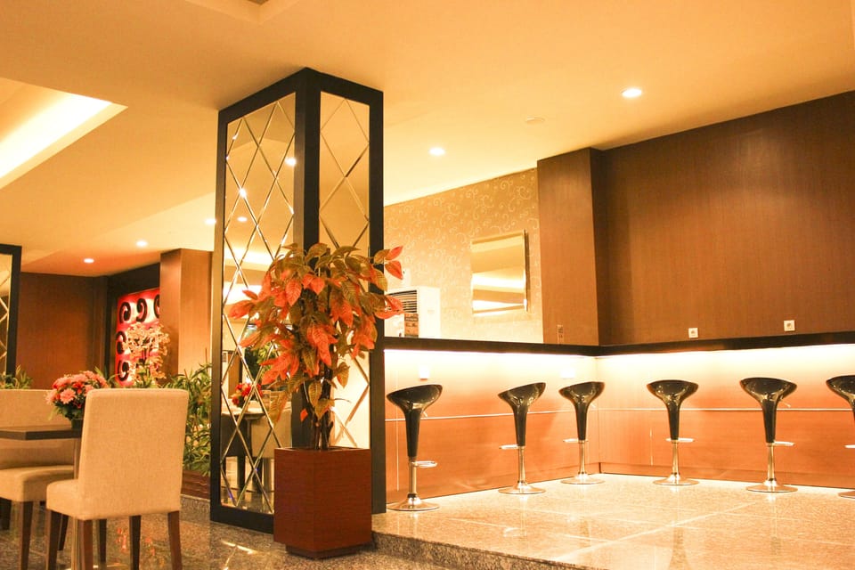 Lobby lounge