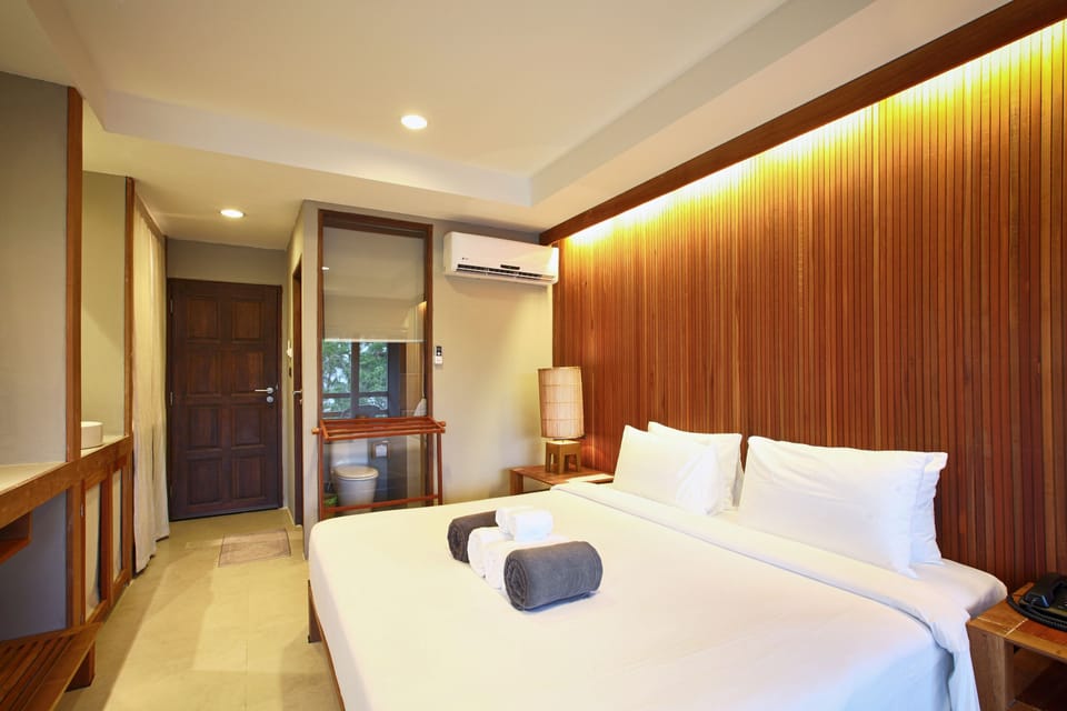 Sea Balcony | 2 bedrooms, minibar, in-room safe, desk