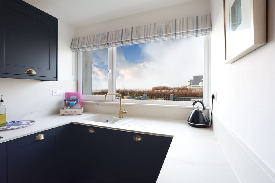Comfort House, Ensuite, Sea View | Shared kitchen | Highchair