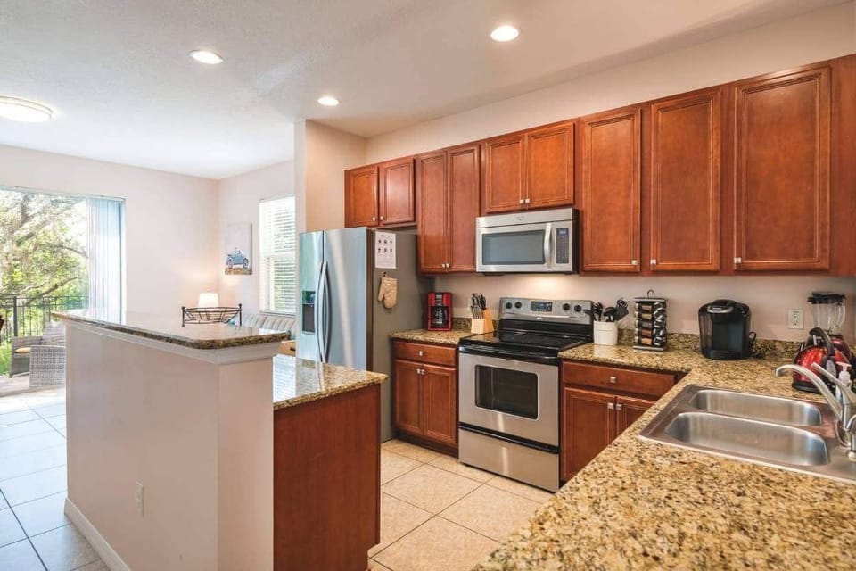Kitchen granite counter tops, stainless steel appliances