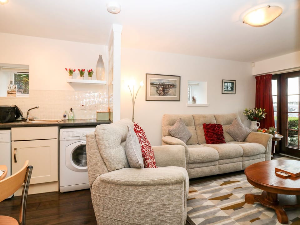 Cottage | 2 bedrooms, individually decorated, individually furnished, free WiFi