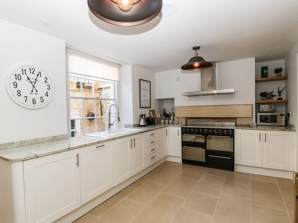 Cottage | Private kitchen | Fridge, microwave, dishwasher, electric kettle