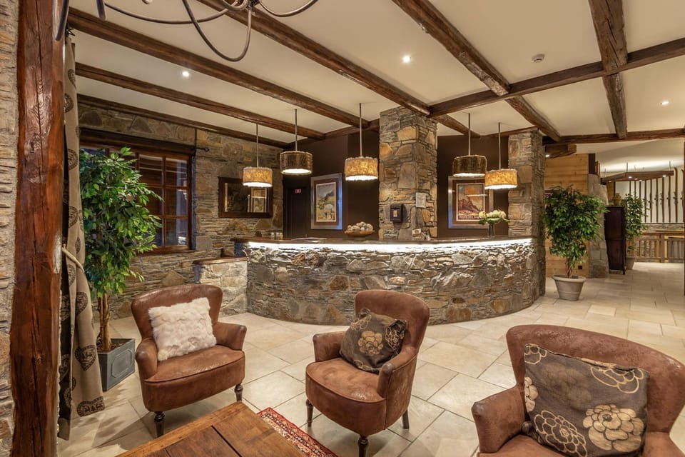 Entrance / Reception