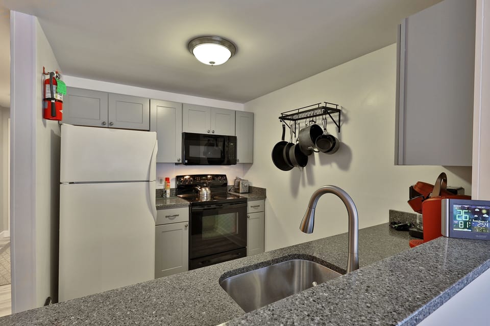 Fully equipped kitchen