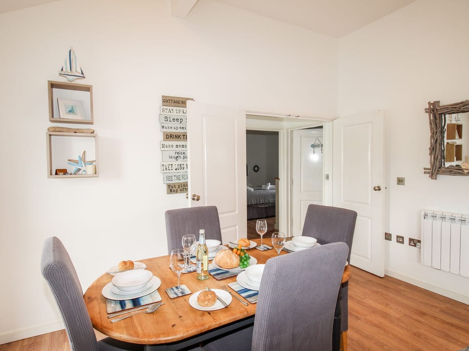 Cottage | Interior