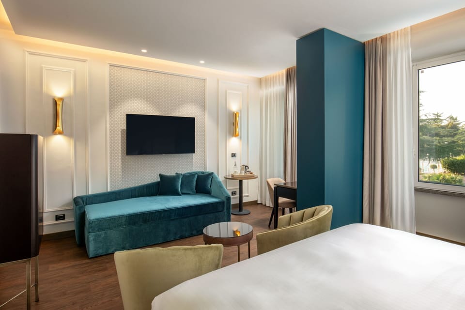 Suite (Junior) | Premium bedding, down comforters, minibar, in-room safe