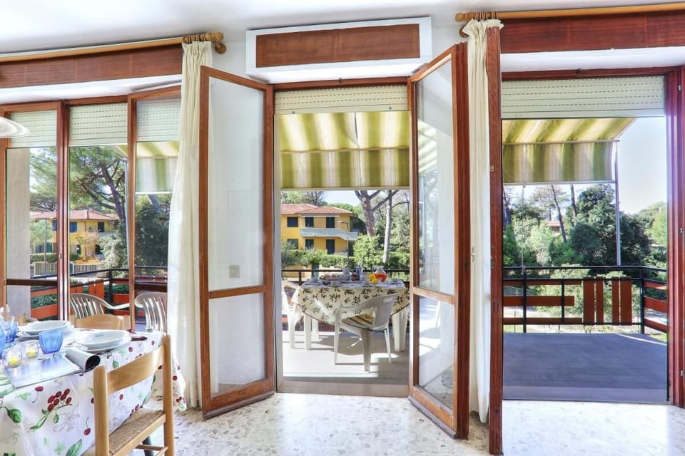 Apartment, 2 Bedrooms, Balcony, Garden View | Lounge